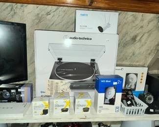 NICE AUDIO TECHNICA TURNTABLE