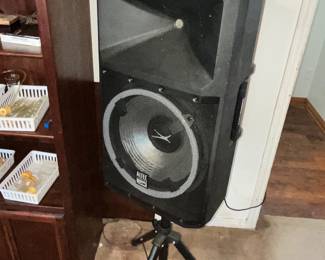 NICE ALTEC LANSING KAROKE w/ 2 MICROPHONES & STAND