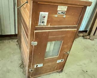 GREAT "LEAHY" INCUBATOR