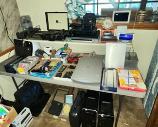 ELECTRONICS ROOM