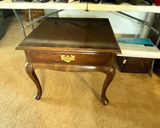 CHERRY END TABLE