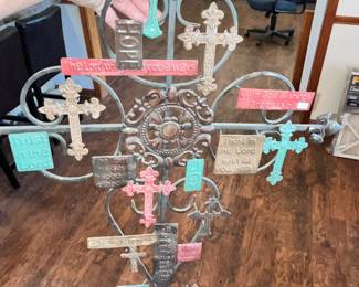 UNIQUE CROSS