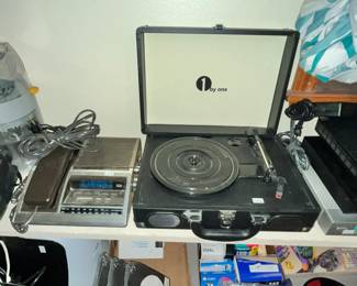 RECORD PLAYERS