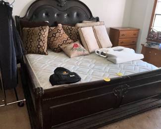 FABULOUS KING LEATHER SLEIGH BED