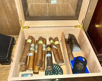 HUMIDOR - WITH CIGARS!