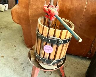 FRUIT / GRAPE PRESS