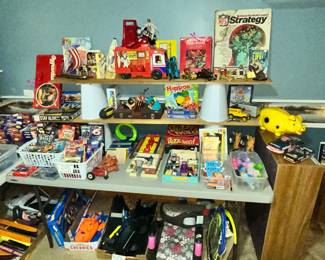 GREAT TOY ROOM!!