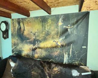 LARGE WOODLAND HANGING & LARGE COWHIDE