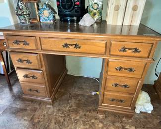 VINTAGE DESK