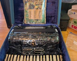 Crucianelli Pancordion Made in Italy 41 Keys / 120 Bass Black Pearl — With Case & Songbook