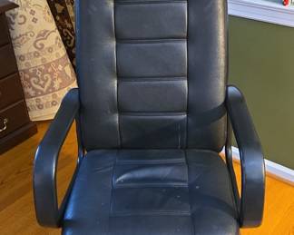 Mid-Back Office Task Chair with Horizontal Stitching