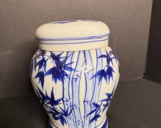 Blue and White Porcelain Ginger Jar with Double Happiness Symbol