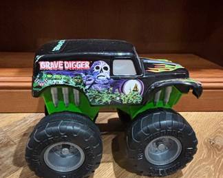 Hot Wheels Grave Digger Monster Truck Toy