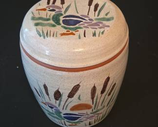 Louisville Pottery Stoneware Flying Duck Cattails 2 qt. Round Covered Casserole
