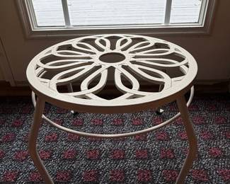 Vintage Floral Pattern Cast Aluminum Accent Table