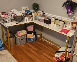 Weehom L-Shaped Desk with Monitor Stand (White and Gold)