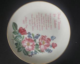 1980 American Greetings Mother's Day Commemorative Plate by Anne Marie Trechslin