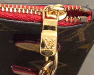 Louis Vuitton Neverfull MM Monogram Pouch