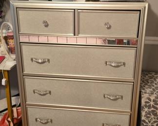 Diva II Platinum 5-Drawer Lift-Top Chest