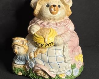 Fitz and Floyd 1991 Mama Bear with Bonnet Cookie Jar