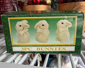 World Bazaars Jade Collection 3-Piece Easter Bunny Figurine Set