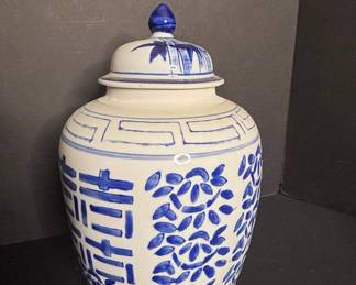 Vintage Blue and White Chinese Porcelain Ginger Jar with Double Happiness Motif