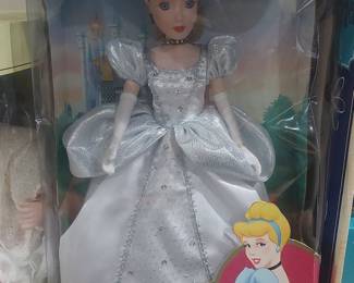 Bradford Exchange Disney Princess Cinderella Holiday Jewels Edition Porcelain Doll