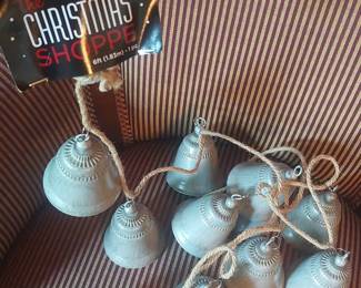 The Christmas Shoppe Farmhouse 3-D Bell Garland
