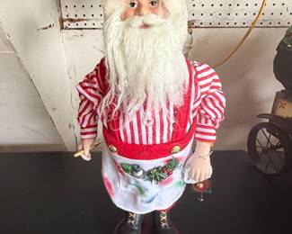 Vintage Painter Santa Claus Figurine