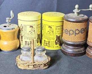 Set Of 6 Vintage Salt And Pepper Shakers See pictures for details and measurements