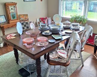 Great Robbins Table and Pink Depression Glass and Blue and White Dish Set!