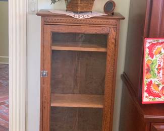 single door oak bookcase from the early 20th c.