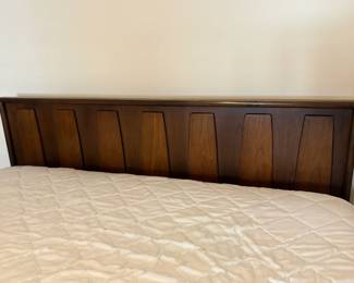 queen bed $120.00