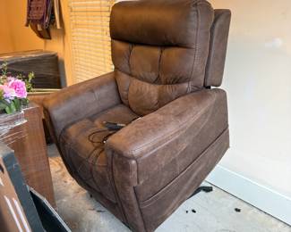 lift chair $250.00