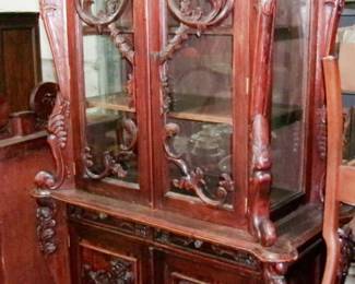 ORIENTAL CHINA CABINET