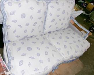 ETHAN ALLEN SETTEE
