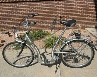 Lot #50 Biria Easy Boarding Step-Through City Cruiser Bike Silver Aluminum Frame
