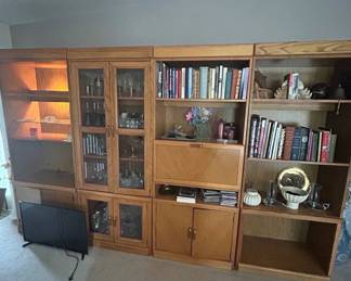 Lot #136 Oak Wall Unit Entertainment Center Bookcase Display Cabinet Secretary Desk
