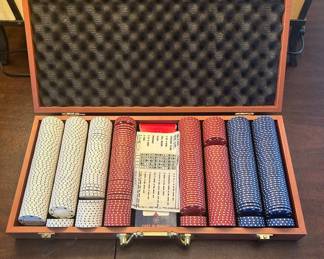 Lot #134 Poker Chip Set Wood Case Red White Blue Dot Chips Playing Cards Game Night