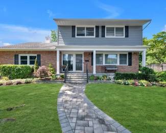 EAST ROCKAWAY ESTATE HOME