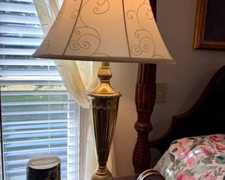 Vintage Stiffel Brass Urn Table Lamp
