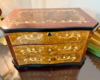 Vintage Italian Sorrento Style Marquetry Music Box Jewelry Chest