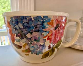 Hydrangea Watercolor Ceramic Mug with Lid