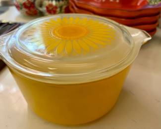Pyrex Daisy Casserole Dish