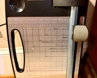 Fiskars Rotary Paper Cutter with Cutting Mat