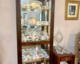 Traditional Mahogany Curio Cabinet