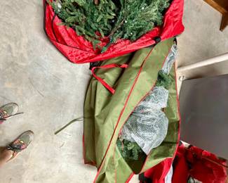 Artificial Christmas Tree with Storage Bags and Decorative Sign