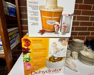 Nostalgia Quart Electric Ice Cream Maker B