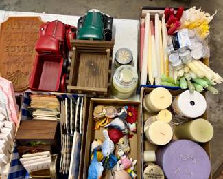Estate Sale Assorted Home Decor and Candle Lot