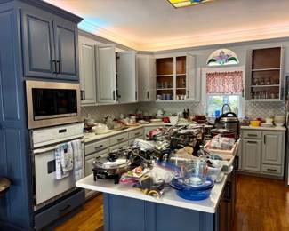 Estate Kitchen Contents Lot